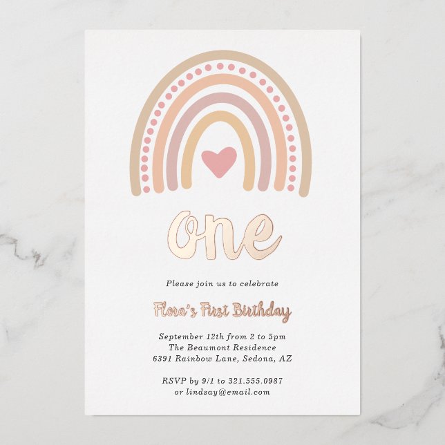Invitación Con Relieve Metalizado Corazón Niña Boho Arcoíris Primera Cumpleaños Rosa (Anverso)