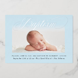Invitación Con Relieve Metalizado Cruz Sutil Azul Pastel Una Foto Bautizo Plata