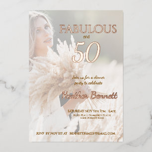 Invitación Con Relieve Metalizado Cumpleaños 50 Fabuloso con Elegante Lámina de Oro