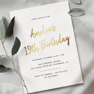 Invitación Con Relieve Metalizado Cumpleaños Simple Mínimo Blanco y Dorado Cualqui
