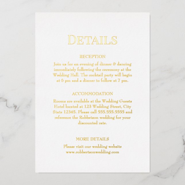 Invitación Con Relieve Metalizado Detalles del Boda de Monograma Dorado y Blanco (Anverso)