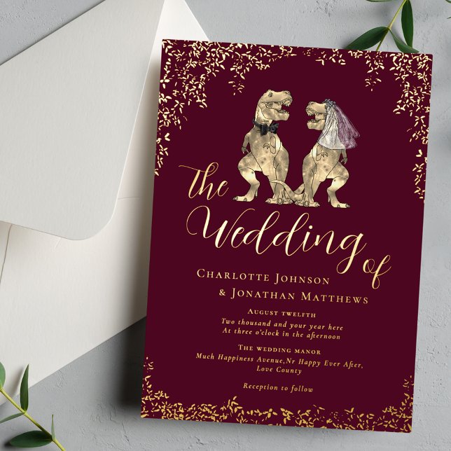 Invitación Con Relieve Metalizado Dinosaur Theme Wedding Burgundy Red and Gold (Dinosaur bride and groom wedding burgundy red and gold foil invitation Eucalyptus foliage )