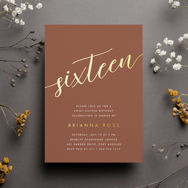 Invitación Con Relieve Metalizado Dorado Script Sweet 16 Fiesta de cumpleaños (Subido por el creador)