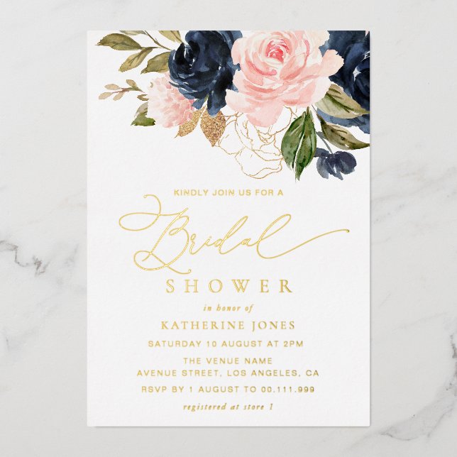 Invitación Con Relieve Metalizado ducha de novia azul marino y floral y rubia (Anverso)