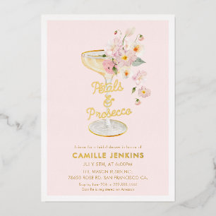 Invitación Con Relieve Metalizado Ducha de Novia con Pétalos Rosados y Prosecco