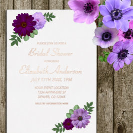 Invitación Con Relieve Metalizado Ducha morada de novias con flores de peón morado