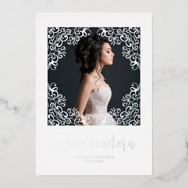 Invitación Con Relieve Metalizado Efecto Metálico Plateado Real Foto Quinceañera (Anverso)
