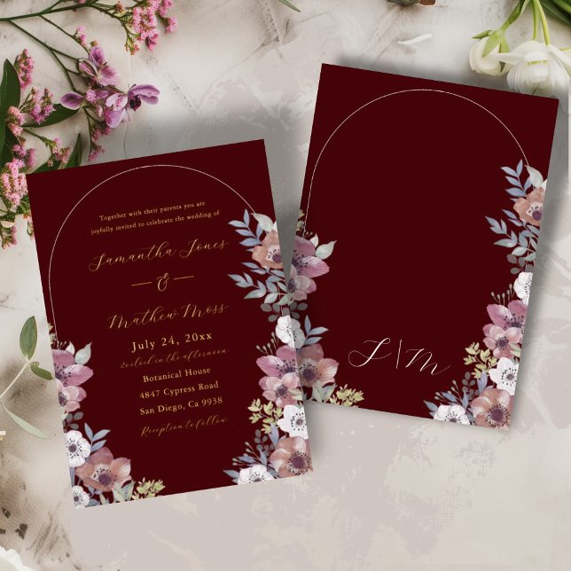Invitación Con Relieve Metalizado Elegant Burgundy Floral Gold Script Wedding (Subido por el creador)
