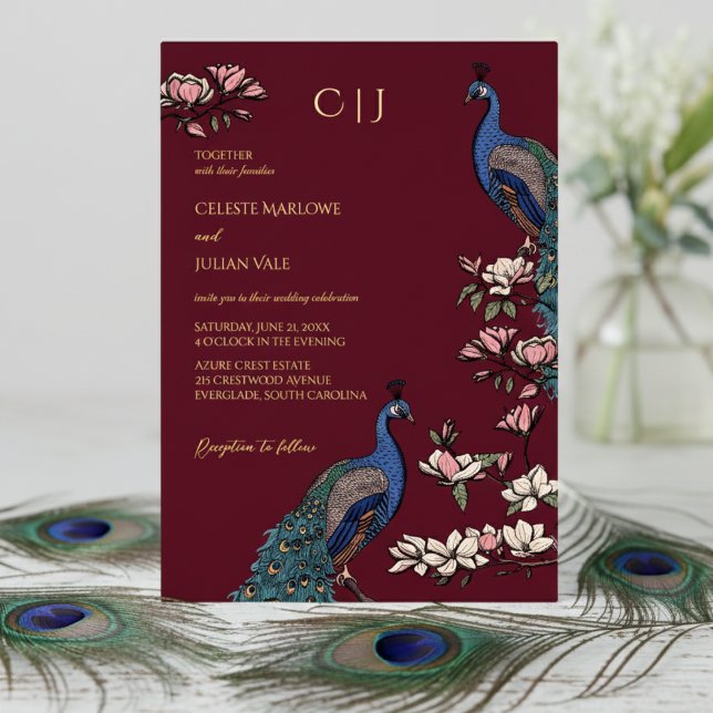 Invitación Con Relieve Metalizado Elegant Burgundy Floral Peacock Wedding (Elegant Burgundy Wedding Invitations. Trendy Floral Blue Peacock, Teal Feathers, Magnolia Flowers)