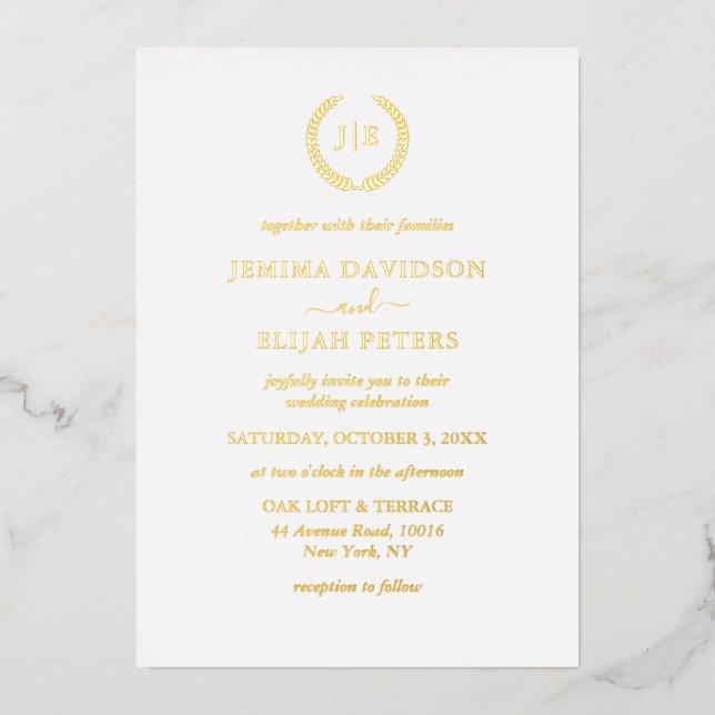 Invitación Con Relieve Metalizado Elegant Gold Wreath Monogram Wedding (Anverso)