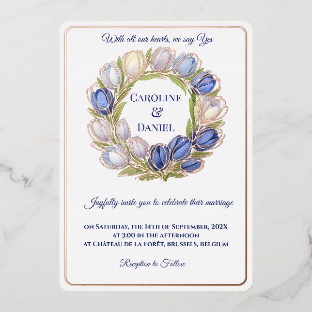 Invitación Con Relieve Metalizado Elegante acuarela Tulip Wreath Boda Marfil Azul