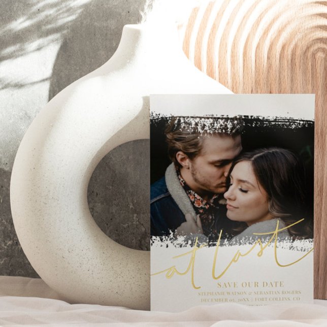 Invitación Con Relieve Metalizado Elegante Ahorre Nuestra Fecha Real Relieve metaliz (Subido por el creador)