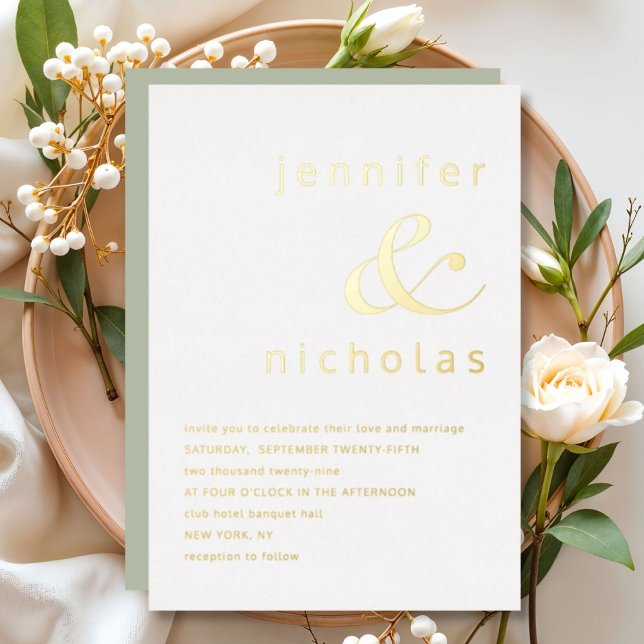 Invitación Con Relieve Metalizado Elegante Ampersand Gold y Sage Green Boda (Elegant Gold Ampersand Sage Green Wedding Foil Invitation)