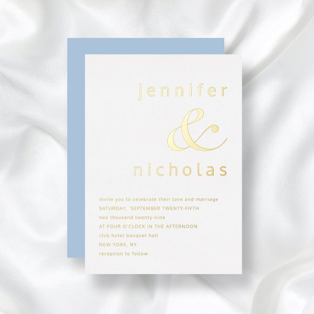 Invitación Con Relieve Metalizado Elegante Ampersand Powder Blue Boda Gold (Elegant Ampersand Powder Blue Wedding Gold Foil Invitation)