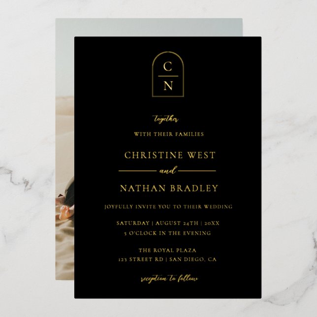 Invitación Con Relieve Metalizado Elegante Arco Monograma Foto Oro (Anverso/Reverso)