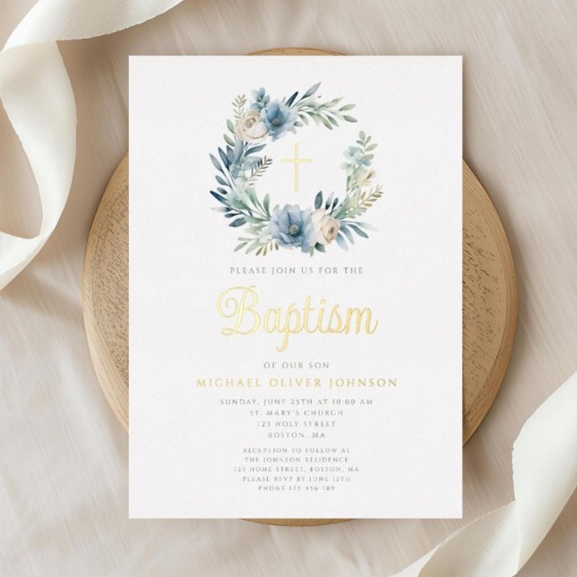 Invitación Con Relieve Metalizado Elegante Blue Floral Wreath Boy Baptism Gold (Elegant Blue Floral Wreath Boy Baptism Gold Foil Invitation)