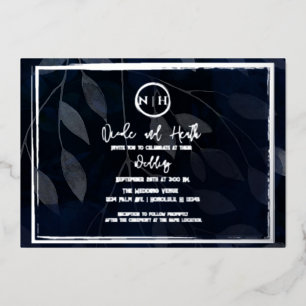 Invitación Con Relieve Metalizado Elegante boda botánica oscura azul marino y plata