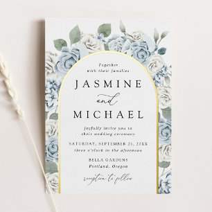 Invitación Con Relieve Metalizado Elegante Boda de Arco Floral en Azul Polvoriento
