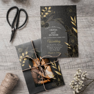 Invitación Con Relieve Metalizado Elegante boda de flores negras y doradas