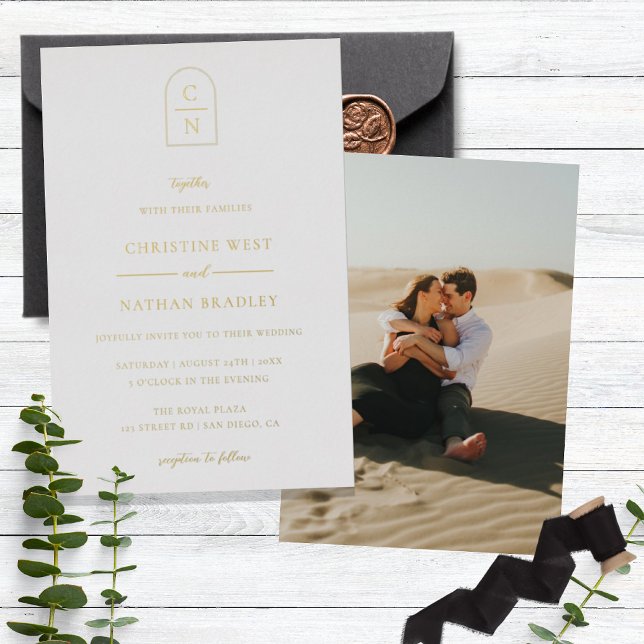 Invitación Con Relieve Metalizado Elegante Boda de fotografía de monograma de arco (Subido por el creador)