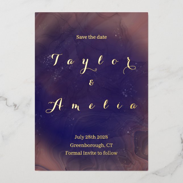 Invitación Con Relieve Metalizado Elegante Boda Salvar la fecha púrpura real (Anverso)