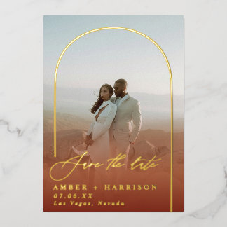 Invitación Con Relieve Metalizado Elegante caligrafía moderna de arco salva la fecha