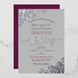 Invitación Con Relieve Metalizado Elegante Cassis de encaje plateado morado sobre Bo