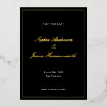 Invitación Con Relieve Metalizado Elegante Clásico Formal Bodas con Marco de Letra N<br><div class="desc">Elegante, formal y clásico 'Save the Date' de boda cuadrado con lámina de oro real y tipografía de letra para los nombres de la pareja, fondo sólido, un marco elegante en la parte frontal y un respaldo blanco. Personalízalo con la información de tu boda. Un anuncio de boda muy elegante...</div>