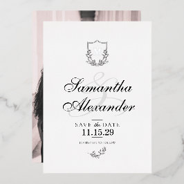 Invitación Con Relieve Metalizado Elegante Cresta en Blanco y Negro para Guardar la