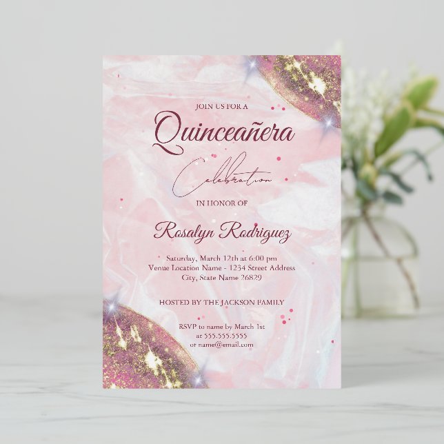 Invitación Con Relieve Metalizado Elegante cumpleaños de Quinceañera Rosa y Oro (Anverso de pie)