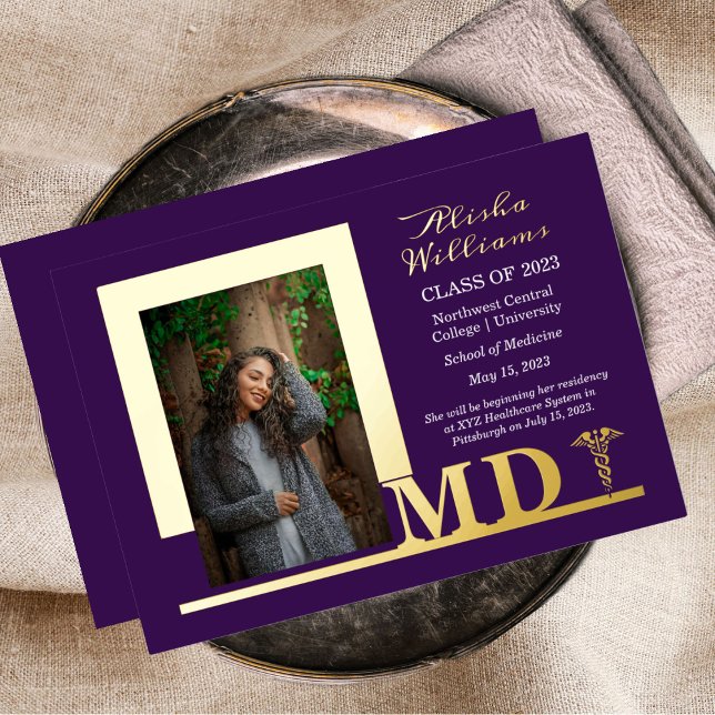 Invitación Con Relieve Metalizado Elegante Dr MD Caduceus Foto Graduado Purple (Subido por el creador)