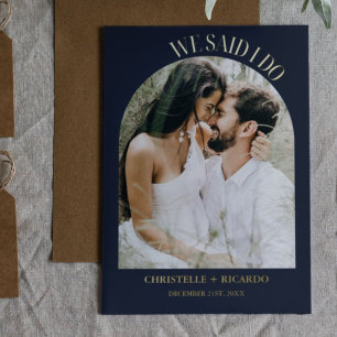 Invitación Con Relieve Metalizado Elegante elómeno azul de la Marina de Arco Minimal