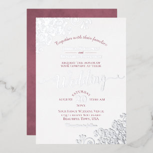 Invitación Con Relieve Metalizado Elegante encaje plateado y rosa polvoriento sobre