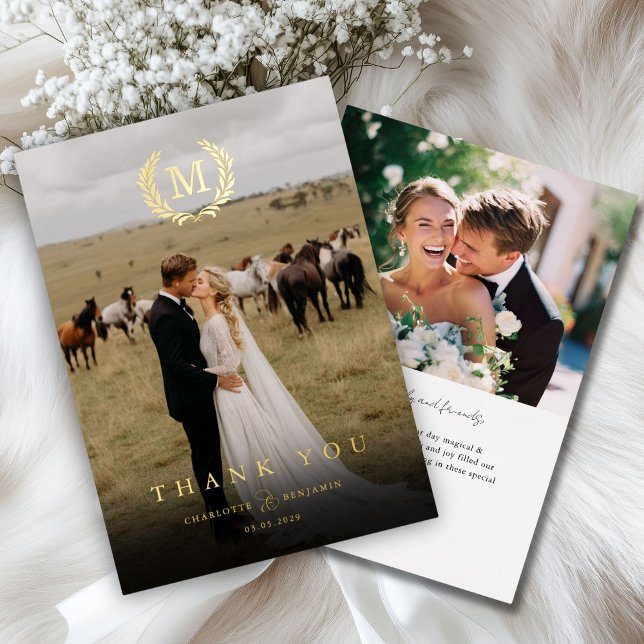 Invitación Con Relieve Metalizado Elegante Escudo Monograma 2 Foto Gracias Boda (Elegant Crest Monogram 2 Photo Thank You Wedding Foil Invitation)