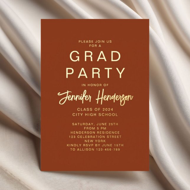 Invitación Con Relieve Metalizado Elegante fiesta de graduación de guiones de oro de (Elegant Terracotta Gold Script Graduation Party Foil Invitation)