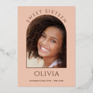Invitación Con Relieve Metalizado Elegante Foto de Dulces Dieciséis con Hojas de Oro
