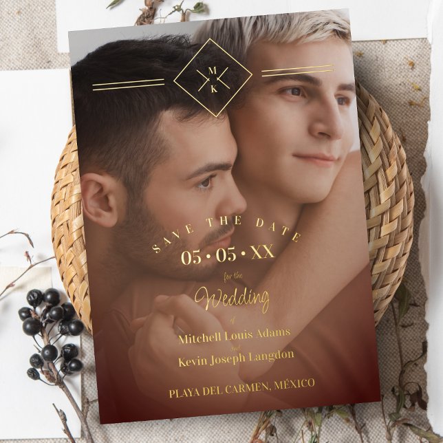 Invitación Con Relieve Metalizado Elegante foto de las Iniciales Doradas del Boda Br (Subido por el creador)