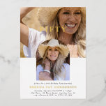 Invitación Con Relieve Metalizado Elegante foto mínima CINCUENTA cumpleaños 50<br><div class="desc">Celebre con estilo esta invitación de lujo a la fiesta de cumpleaños número 50. El diseño presenta un collage moderno de 2 fotos, la edad en el Relieve metalizado dorado serif a través de la primera imagen, una plantilla de estilo de arco para la segunda fotografía, el nombre también en...</div>