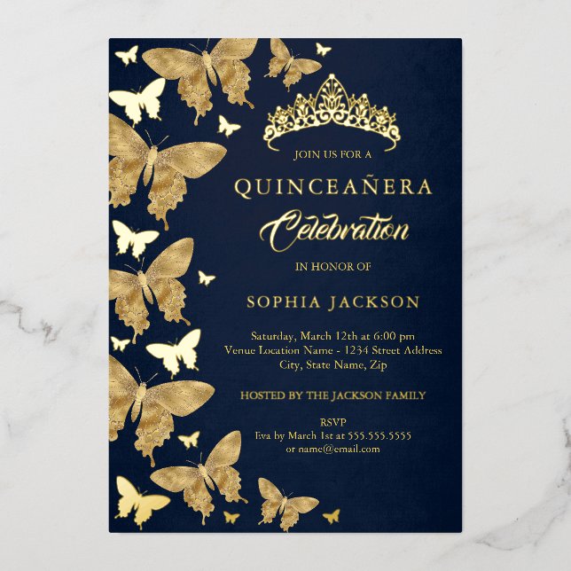 Invitación Con Relieve Metalizado Elegante mariposa de la Marina de Oro Quinceanera (Anverso)