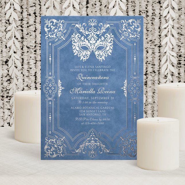 Invitación Con Relieve Metalizado Elegante máscara azul de mascarada Quinceanera (Subido por el creador)