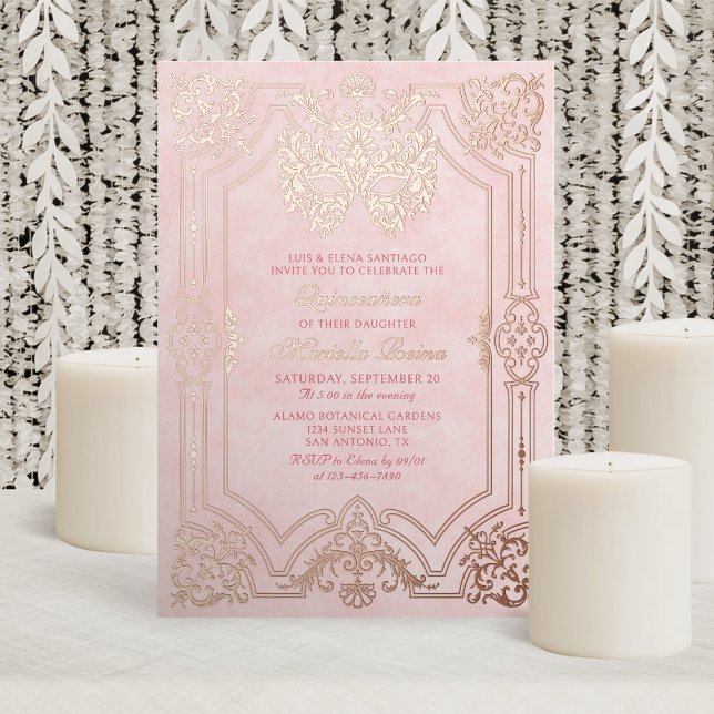Invitación Con Relieve Metalizado Elegante máscara de mascarada rosa Quinceanera (Subido por el creador)