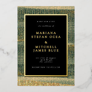 Invitación Con Relieve Metalizado Elegante pincel verde con lámina dorada y negra