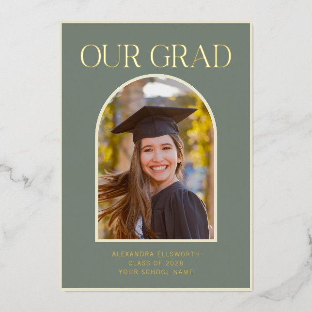 Invitación Con Relieve Metalizado Elegante Sage Green Photo Graduation Party Gold (Anverso)