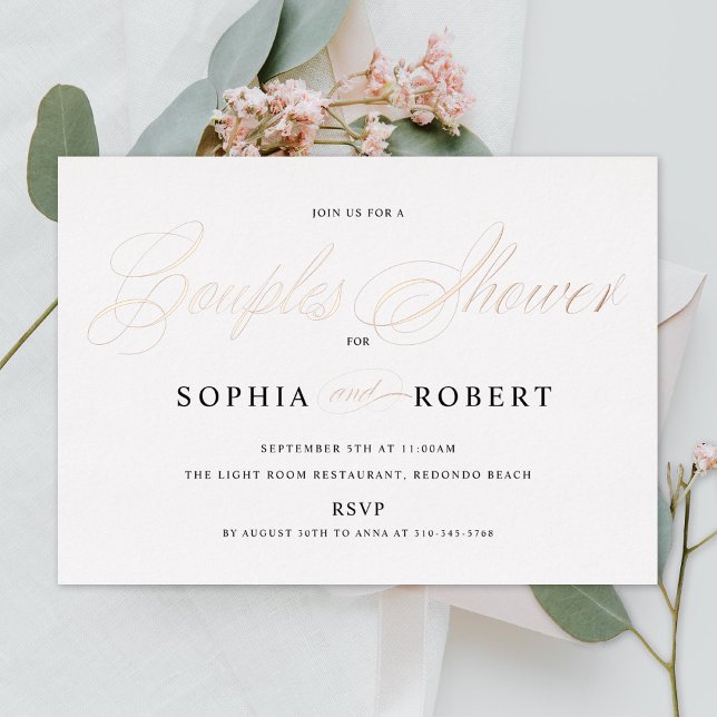 Invitación Con Relieve Metalizado Elegante Script Parejas Ducha Rosa Oro (Subido por el creador)