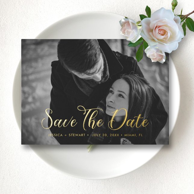 Invitación Con Relieve Metalizado Elegante Script Wedding Save the Date Personalizad (Elegant Script Wedding Save the Date Custom Photo Foil Invitation)