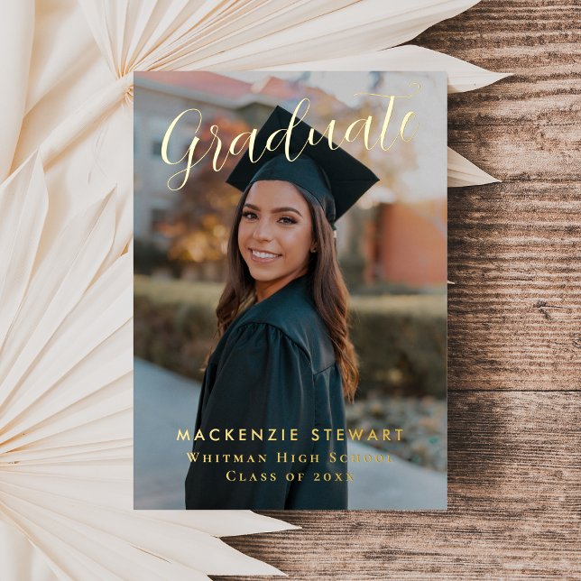 Invitación Con Relieve Metalizado Elegante Sencillo Guión Foto Graduación Oro (Subido por el creador)