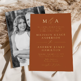 Invitación Con Relieve Metalizado Elegante Terracota Moderna con Monograma para Foto