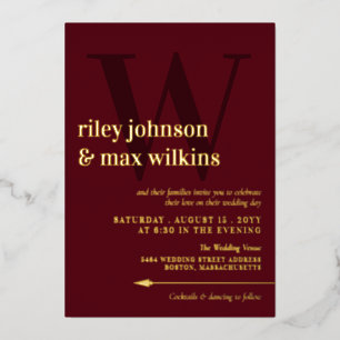 Invitación Con Relieve Metalizado Elegante tipografía de flecha en burgundy y dorado