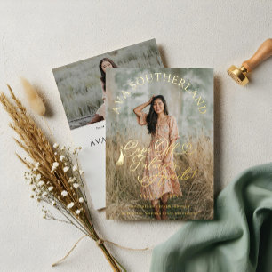 Invitación Con Relieve Metalizado ¡Elegantes Capas De Futuro A La Espera! Foto de gr