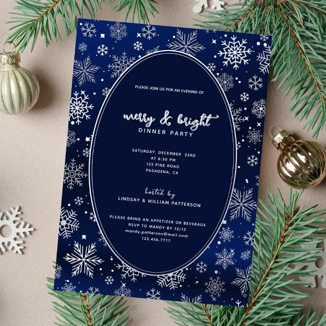 Invitación Con Relieve Metalizado Elegantes copos de nieve en Plata Azul Noche (Embrace the beauty of winter with snows in the starry night invitation.)